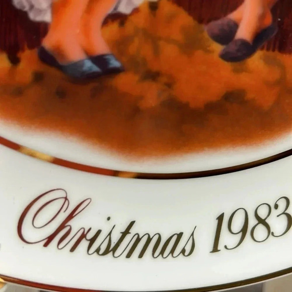 15$  1983 avon Christmas Memories series porcelain plates with 22k GOLD TRIM ! - Picture 5 of 13